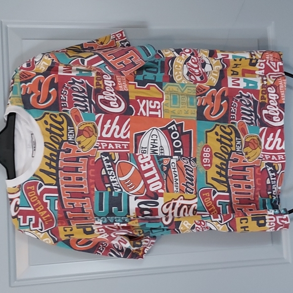 ❤️ Parish Nation Boys t-shirt - Picture 1 of 3